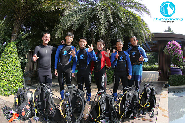12/12正式上線！PADI 最新課程【休閑潛水員Resort Diver】 丨 一天拿證，潛遍全球
